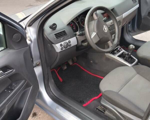 Сірий Опель Астра, об'ємом двигуна 1.6 л та пробігом 215 тис. км за 4500 $, фото 9 на Automoto.ua