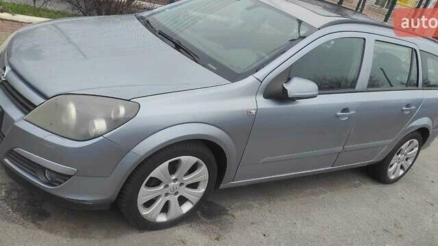 Серый Опель Астра, объемом двигателя 1.6 л и пробегом 180 тыс. км за 4800 $, фото 2 на Automoto.ua