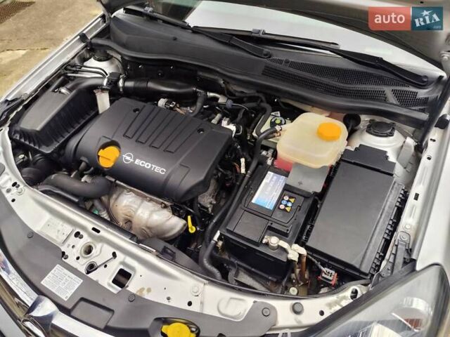 Серый Опель Астра, объемом двигателя 1.8 л и пробегом 286 тыс. км за 5400 $, фото 12 на Automoto.ua