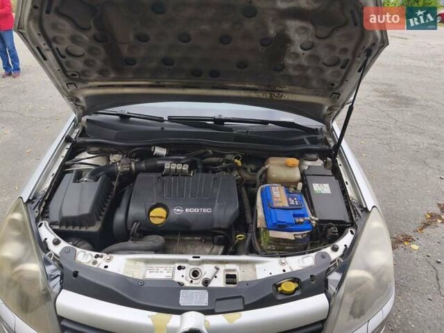 Серый Опель Астра, объемом двигателя 1.8 л и пробегом 349 тыс. км за 3700 $, фото 10 на Automoto.ua