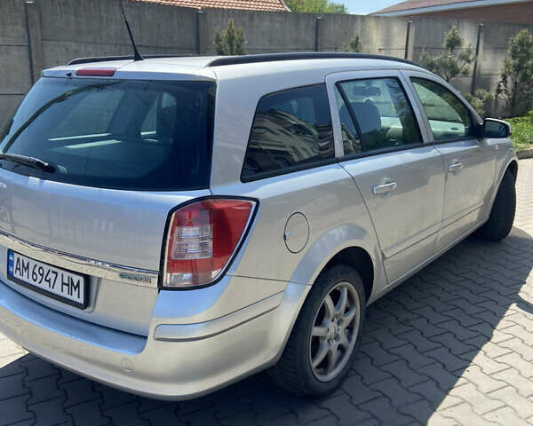 Серый Опель Астра, объемом двигателя 1.6 л и пробегом 250 тыс. км за 4999 $, фото 5 на Automoto.ua