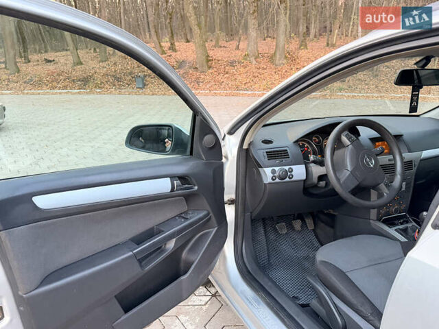 Серый Опель Астра, объемом двигателя 1.7 л и пробегом 390 тыс. км за 4700 $, фото 21 на Automoto.ua