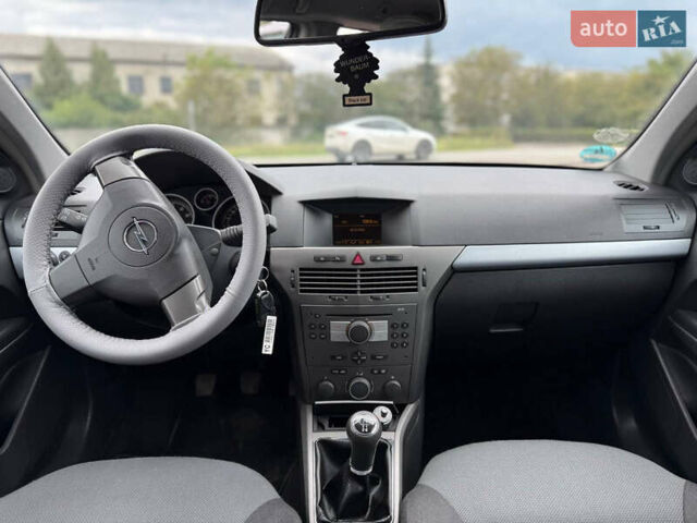 Сірий Опель Астра, об'ємом двигуна 1.8 л та пробігом 210 тис. км за 4999 $, фото 40 на Automoto.ua
