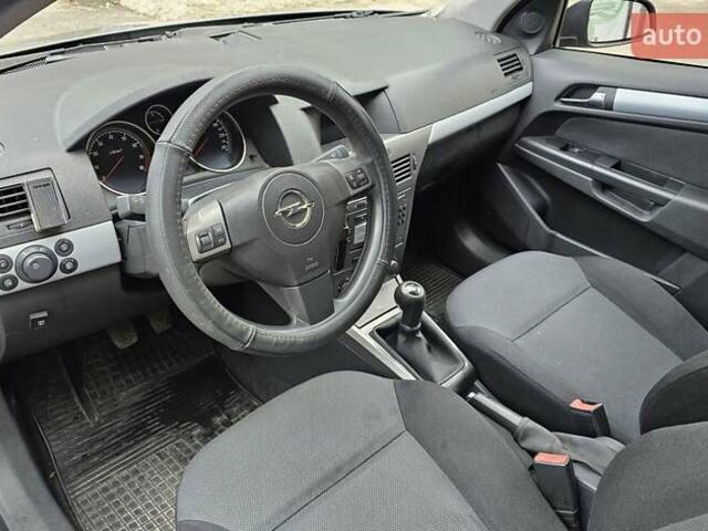 Сірий Опель Астра, об'ємом двигуна 1.6 л та пробігом 252 тис. км за 1700 $, фото 13 на Automoto.ua
