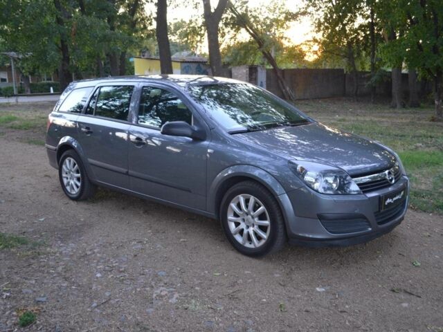 Серый Опель Астра, объемом двигателя 0 л и пробегом 250 тыс. км за 4750 $, фото 1 на Automoto.ua