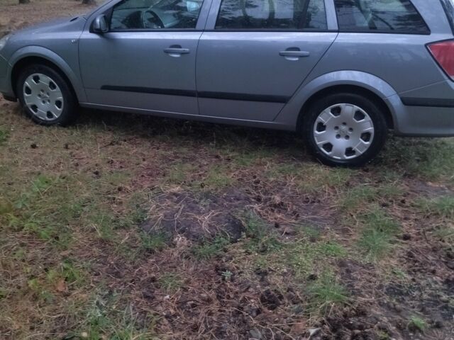 Серый Опель Астра, объемом двигателя 1.7 л и пробегом 225 тыс. км за 5200 $, фото 9 на Automoto.ua