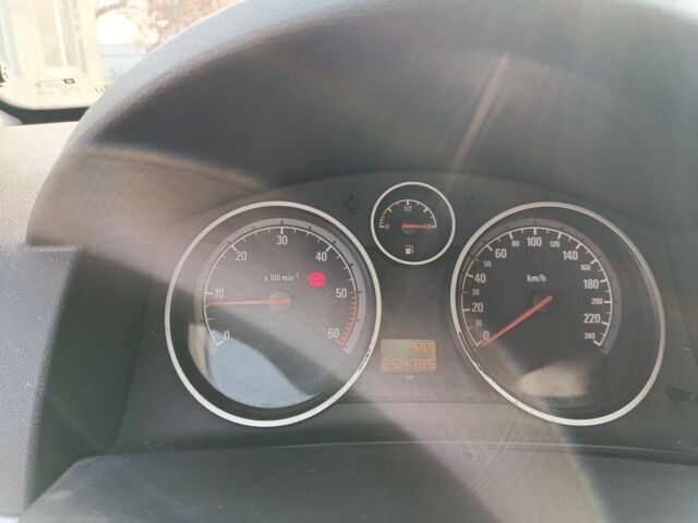 Сірий Опель Астра, об'ємом двигуна 1.7 л та пробігом 255 тис. км за 3800 $, фото 5 на Automoto.ua