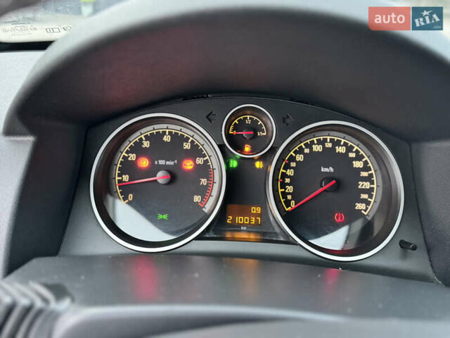 Серый Опель Астра, объемом двигателя 1.8 л и пробегом 211 тыс. км за 4499 $, фото 42 на Automoto.ua