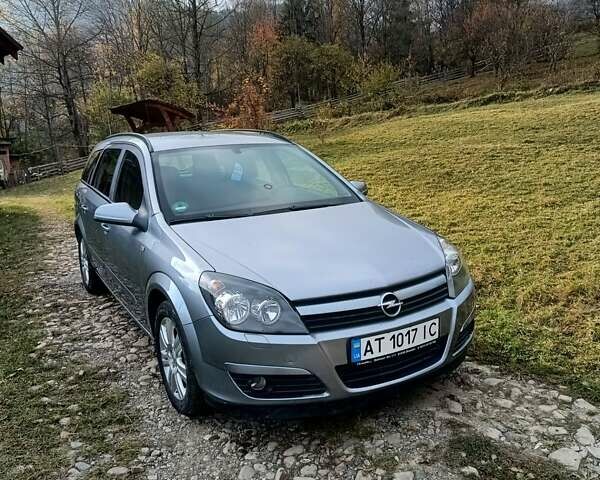 Серый Опель Астра, объемом двигателя 1.4 л и пробегом 250 тыс. км за 4000 $, фото 3 на Automoto.ua