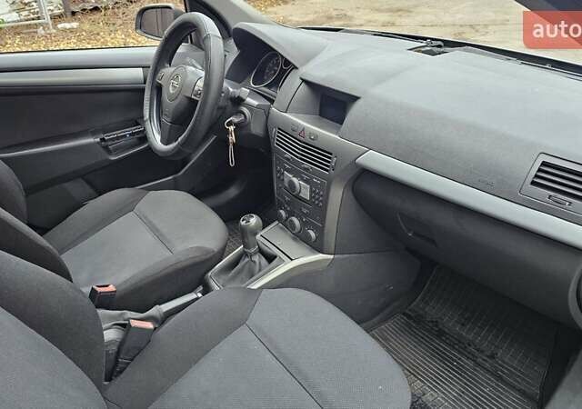 Сірий Опель Астра, об'ємом двигуна 1.6 л та пробігом 252 тис. км за 1700 $, фото 17 на Automoto.ua