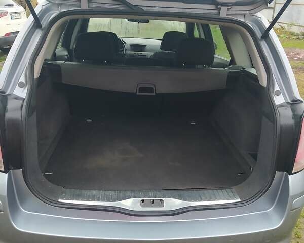 Серый Опель Астра, объемом двигателя 1.6 л и пробегом 265 тыс. км за 5000 $, фото 12 на Automoto.ua