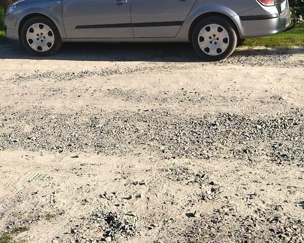 Серый Опель Астра, объемом двигателя 1.7 л и пробегом 225 тыс. км за 5200 $, фото 16 на Automoto.ua