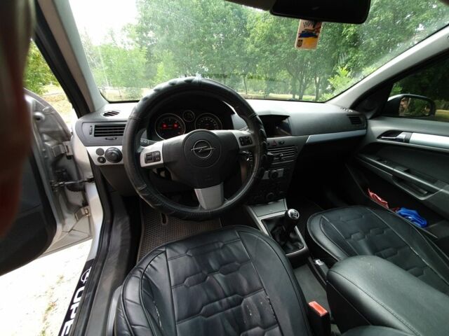 Опель Астра 2005 в Кропивницком (Кировограде) на Automoto.ua Серый Опель Астра, объемом двигателя 1.9 л и пробегом 286 тыс. км за 5500 $, фото 6 на Automoto.ua