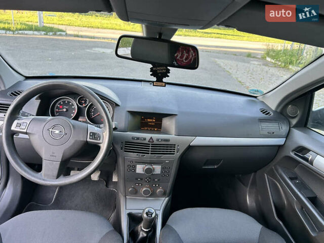 Сірий Опель Астра, об'ємом двигуна 1.8 л та пробігом 211 тис. км за 4999 $, фото 45 на Automoto.ua