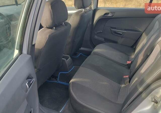 Серый Опель Астра, объемом двигателя 1.6 л и пробегом 199 тыс. км за 4500 $, фото 5 на Automoto.ua