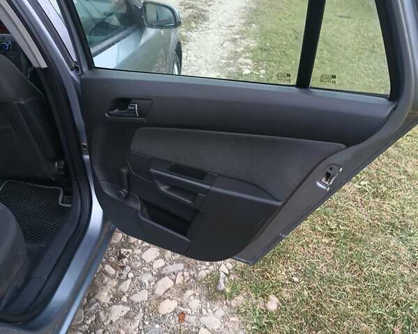 Серый Опель Астра, объемом двигателя 1.4 л и пробегом 250 тыс. км за 4000 $, фото 19 на Automoto.ua