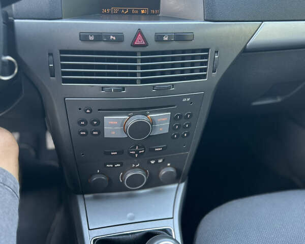 Сірий Опель Астра, об'ємом двигуна 1.8 л та пробігом 211 тис. км за 4999 $, фото 39 на Automoto.ua