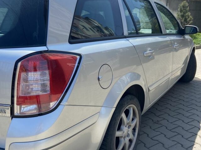 Серый Опель Астра, объемом двигателя 1.6 л и пробегом 250 тыс. км за 4999 $, фото 7 на Automoto.ua