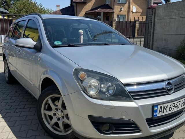Серый Опель Астра, объемом двигателя 1.6 л и пробегом 250 тыс. км за 4999 $, фото 2 на Automoto.ua