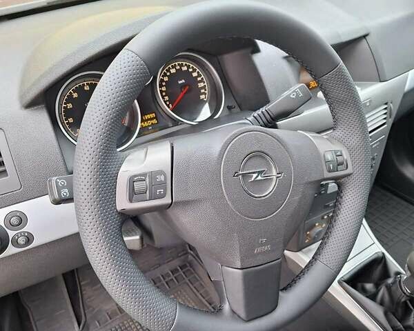 Сірий Опель Астра, об'ємом двигуна 1.6 л та пробігом 256 тис. км за 4555 $, фото 7 на Automoto.ua