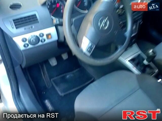 Серый Опель Астра, объемом двигателя 2 л и пробегом 260 тыс. км за 4999 $, фото 3 на Automoto.ua