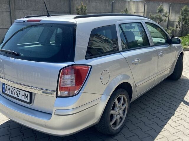 Серый Опель Астра, объемом двигателя 1.6 л и пробегом 250 тыс. км за 4999 $, фото 5 на Automoto.ua