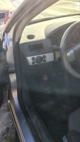 Серый Опель Астра, объемом двигателя 1.6 л и пробегом 183 тыс. км за 4200 $, фото 17 на Automoto.ua