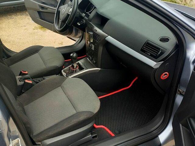 Сірий Опель Астра, об'ємом двигуна 1.8 л та пробігом 221 тис. км за 5200 $, фото 3 на Automoto.ua