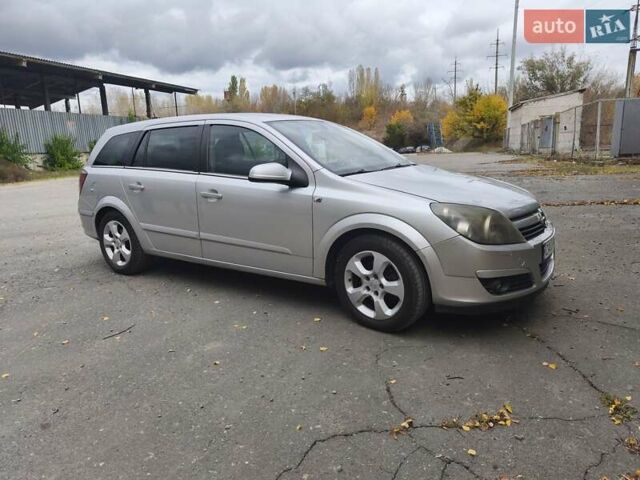 Серый Опель Астра, объемом двигателя 1.8 л и пробегом 349 тыс. км за 3700 $, фото 5 на Automoto.ua