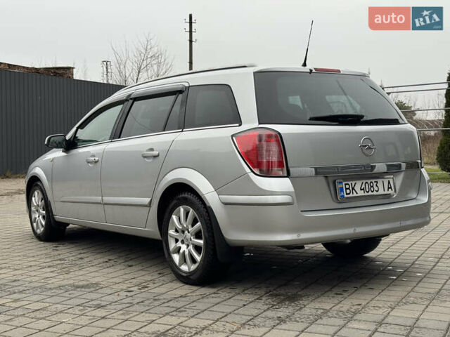 Серый Опель Астра, объемом двигателя 1.6 л и пробегом 215 тыс. км за 4300 $, фото 4 на Automoto.ua