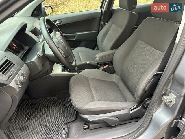 Серый Опель Астра, объемом двигателя 1.8 л и пробегом 200 тыс. км за 5000 $, фото 15 на Automoto.ua