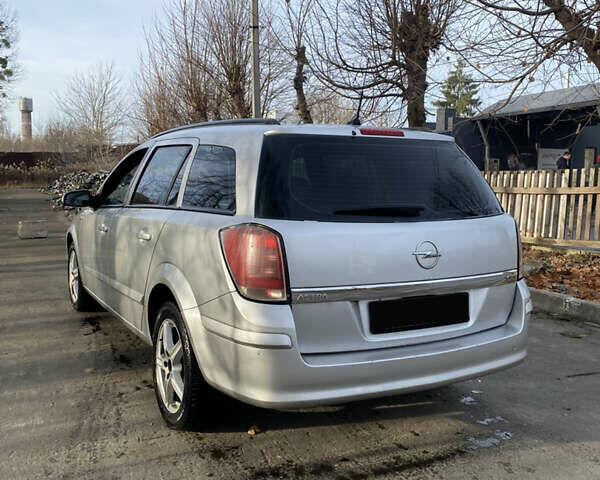 Серый Опель Астра, объемом двигателя 1.3 л и пробегом 360 тыс. км за 2150 $, фото 18 на Automoto.ua