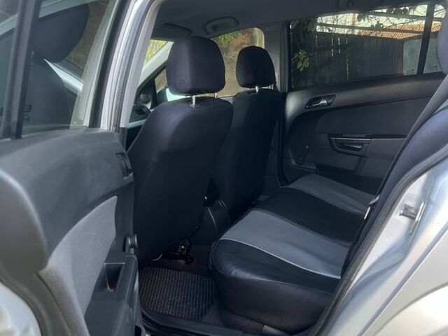 Сірий Опель Астра, об'ємом двигуна 1.7 л та пробігом 271 тис. км за 3800 $, фото 7 на Automoto.ua