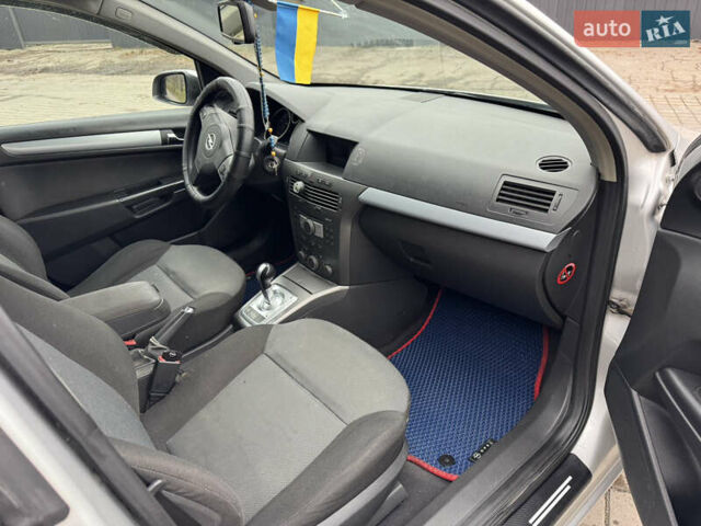 Серый Опель Астра, объемом двигателя 1.6 л и пробегом 215 тыс. км за 4300 $, фото 16 на Automoto.ua