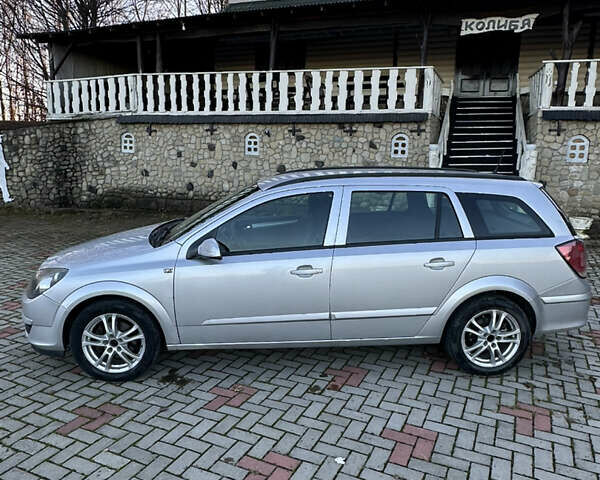 Серый Опель Астра, объемом двигателя 1.62 л и пробегом 315 тыс. км за 5000 $, фото 2 на Automoto.ua