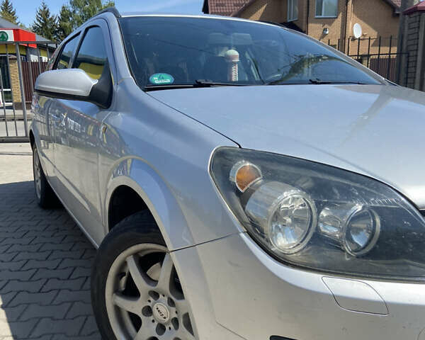 Серый Опель Астра, объемом двигателя 1.6 л и пробегом 250 тыс. км за 4999 $, фото 4 на Automoto.ua