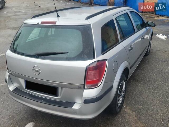 Серый Опель Астра, объемом двигателя 1.7 л и пробегом 250 тыс. км за 2999 $, фото 10 на Automoto.ua