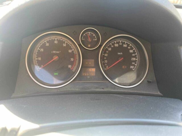 Серый Опель Астра, объемом двигателя 1.6 л и пробегом 355 тыс. км за 3200 $, фото 6 на Automoto.ua