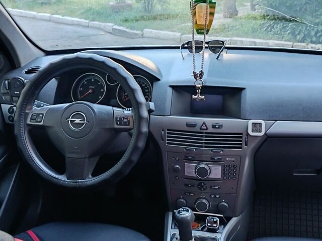 Серый Опель Астра, объемом двигателя 1.9 л и пробегом 330 тыс. км за 1850 $, фото 8 на Automoto.ua