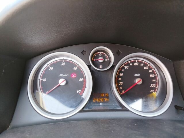 Сірий Опель Астра, об'ємом двигуна 1.9 л та пробігом 242 тис. км за 4600 $, фото 2 на Automoto.ua