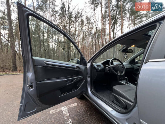 Серый Опель Астра, объемом двигателя 1.8 л и пробегом 300 тыс. км за 5800 $, фото 18 на Automoto.ua