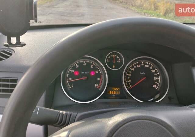 Серый Опель Астра, объемом двигателя 1.6 л и пробегом 199 тыс. км за 4500 $, фото 9 на Automoto.ua