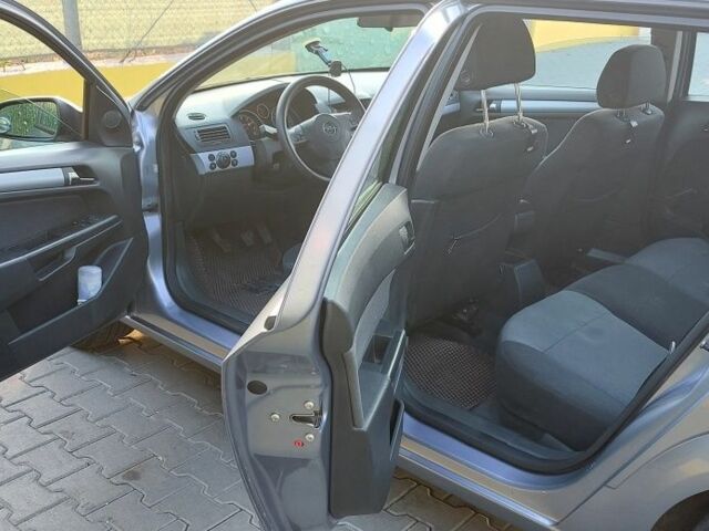 Сірий Опель Астра, об'ємом двигуна 1.6 л та пробігом 251 тис. км за 5000 $, фото 12 на Automoto.ua