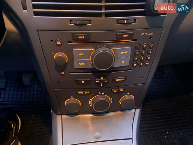 Серый Опель Астра, объемом двигателя 1.6 л и пробегом 227 тыс. км за 5000 $, фото 15 на Automoto.ua