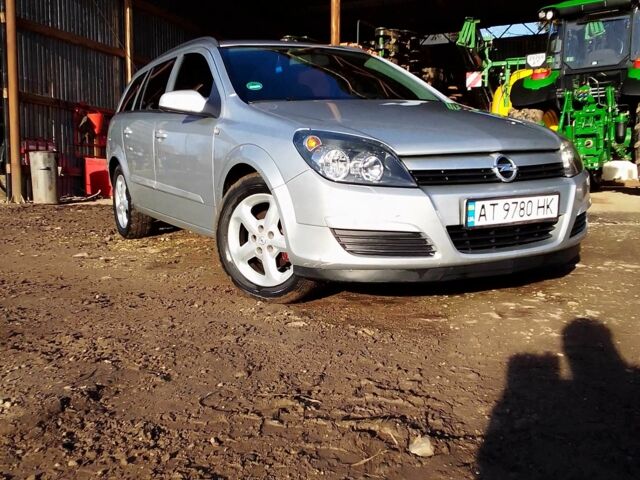 Серый Опель Астра, объемом двигателя 1.7 л и пробегом 325 тыс. км за 4300 $, фото 5 на Automoto.ua