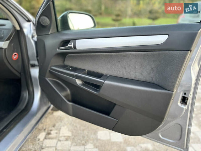 Сірий Опель Астра, об'ємом двигуна 1.8 л та пробігом 211 тис. км за 4799 $, фото 44 на Automoto.ua