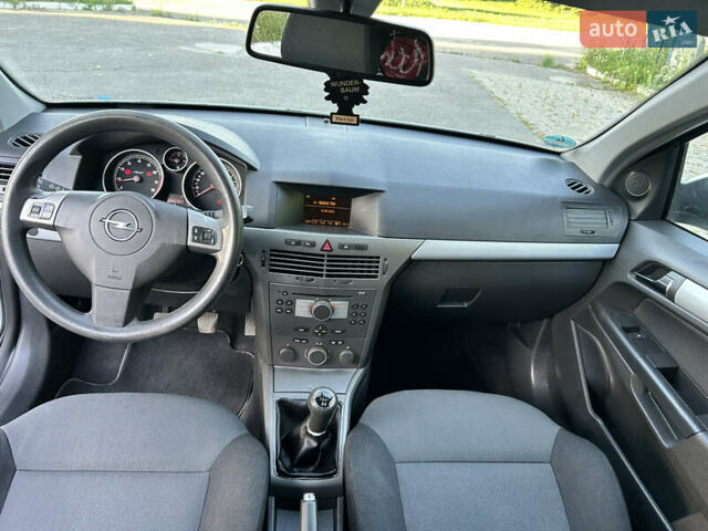Сірий Опель Астра, об'ємом двигуна 1.8 л та пробігом 211 тис. км за 4999 $, фото 46 на Automoto.ua