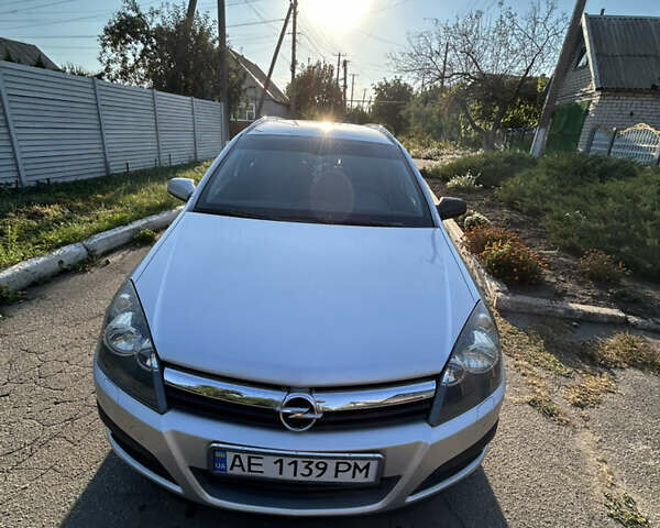 Серый Опель Астра, объемом двигателя 1.6 л и пробегом 190 тыс. км за 5000 $, фото 4 на Automoto.ua