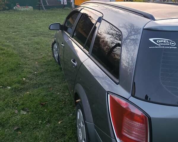 Серый Опель Астра, объемом двигателя 1.6 л и пробегом 240 тыс. км за 3800 $, фото 9 на Automoto.ua
