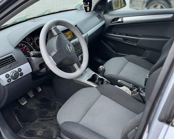 Серый Опель Астра, объемом двигателя 1.8 л и пробегом 211 тыс. км за 4499 $, фото 39 на Automoto.ua